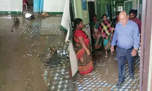 నీట మునిగిన పీహెచ్ సీ