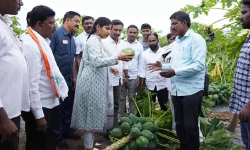 అధైర్య పడొద్దు.. అండగా ఉంటాంః ఎమ్మెల్యే యశస్వినీ రెడ్డి