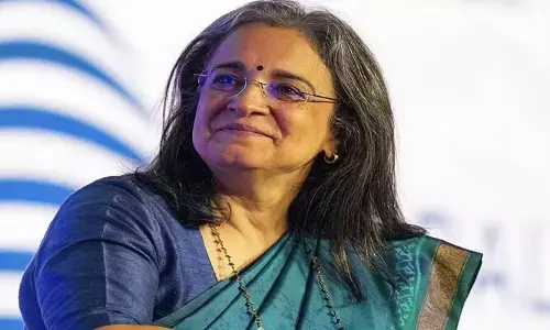SEBI: సెబీ చీఫ్ మాధబి బుచ్‌కు ఎలాంటి జీతం ఇవ్వడంలేదు: ఐసీఐసీఐ బ్యాంక్