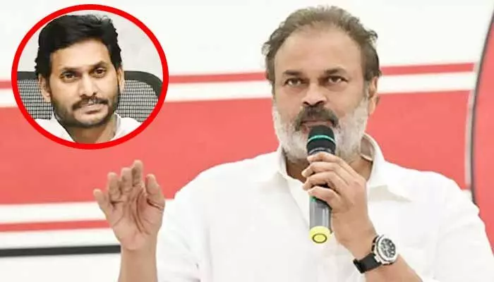 వైసీపీలో వివేకం కరువైంది: ఎమ్మెల్సీ నాగబాబు సెటైర్లు వైసీపీలో వివేకం కరువైంది: ఎమ్మెల్సీ నాగబాబు సెటైర్లు