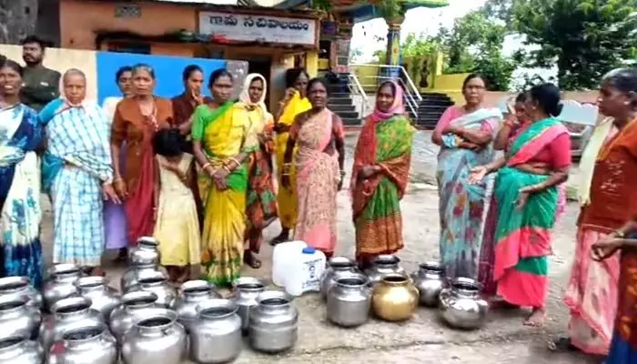 తాగునీరు అందించాలి తాగునీరు అందించాలి