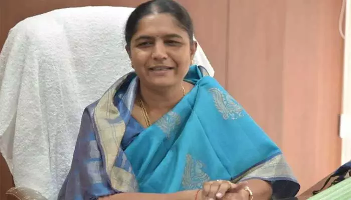 ఆదుకోవడానికి వస్తే దాడులా ? సునీతాలక్ష్మారెడ్డి ఆదుకోవడానికి వస్తే దాడులా ? సునీతాలక్ష్మారెడ్డి