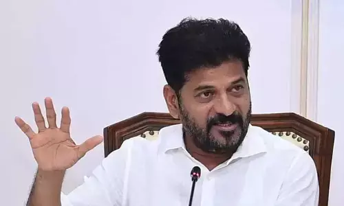 Revanth Reddy: ఫామ్ హౌస్ లో పన్నోడిలా కాదు.. కేసీఆర్ పై రేవంత్ ఫైర్