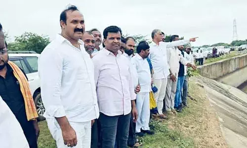 సాగర్ కాలువ బాధితులకు ఎకరాకు రూ.30వేలు ఇవ్వాలిః మాజీ మంత్రి హరీష్‌ రావు