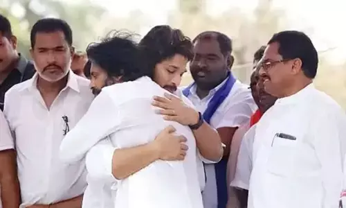 Allu Arjun: అల్లు అర్జున్ విషెస్ కి .. థ్యాంక్స్ అంటూ పవర్ స్టార్ రిప్లై!