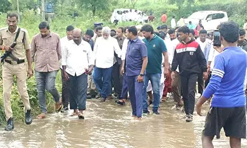 రైతులను, ప్రజలను ఆదుకుంటాం