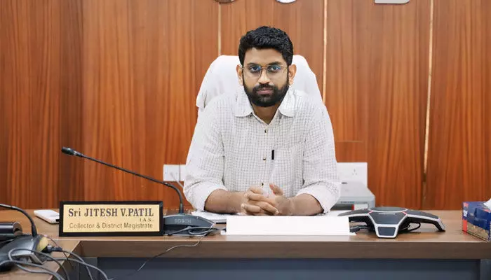 వర్షాల దృష్ట్యా ఒంటిపూట బడి.. పాఠశాలల ప్రధానోపాధ్యాయులకు కలెక్టర్ ఆదేశాలు వర్షాల దృష్ట్యా ఒంటిపూట బడి.. పాఠశాలల ప్రధానోపాధ్యాయులకు కలెక్టర్ ఆదేశాలు
