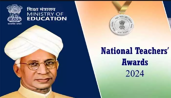 జాతీయ ఉత్తమ ఉపాధ్యాయ అవార్డులను ప్రకటించిన కేంద్రం.. తెలుగు రాష్ట్రాల నుంచి వీళ్లే! జాతీయ ఉత్తమ ఉపాధ్యాయ అవార్డులను ప్రకటించిన కేంద్రం.. తెలుగు రాష్ట్రాల నుంచి వీళ్లే!
