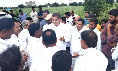 వర్షాలు కురుస్తున్నందున అప్రమత్తంగా ఉండాలి