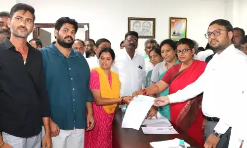 బాధితులను ఆదుకుంటాం : ఎమ్మెల్యే పద్మావతి