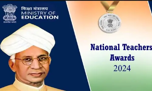 జాతీయ ఉత్తమ ఉపాధ్యాయ అవార్డులను ప్రకటించిన కేంద్రం..  తెలుగు రాష్ట్రాల నుంచి వీళ్లే!