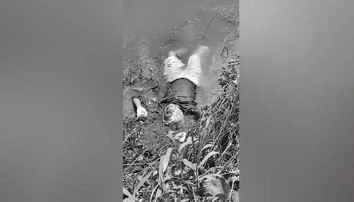 స్వర్ణ వాగులో యువకుడి మృతదేహం లభ్యం స్వర్ణ వాగులో యువకుడి మృతదేహం లభ్యం