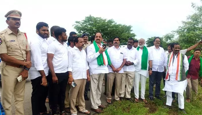 పంట నష్టాన్ని అంచనా వేయాలి పంట నష్టాన్ని అంచనా వేయాలి