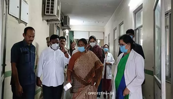 ఆడబిడ్డకు అన్యాయం జరిగితే సహించబోము! మహిళా శిశు సంక్షేమ శాఖ మంత్రి సీతక్క ఆడబిడ్డకు అన్యాయం జరిగితే సహించబోము! మహిళా శిశు సంక్షేమ శాఖ మంత్రి సీతక్క