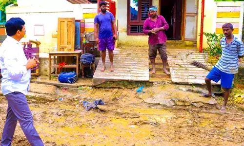 రేపు సాయంత్రంలోగా అకౌంట్లలోకి రూ. 10 వేలు జమ