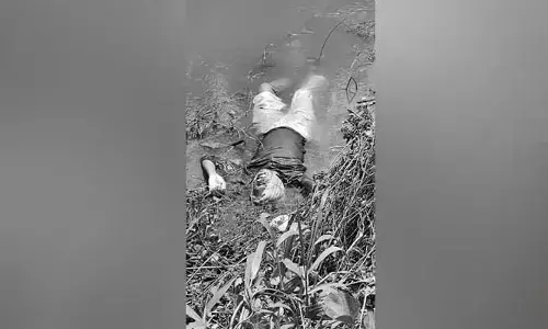 స్వర్ణ వాగులో యువకుడి మృతదేహం లభ్యం