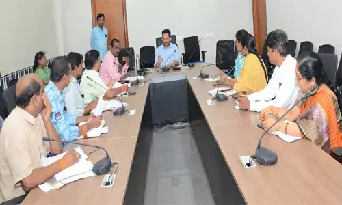 మహిళలను పారిశ్రామిక వేత్తలుగా తీర్చిదిద్దాలి.. జిల్లా కలెక్టర్ గౌతమ్