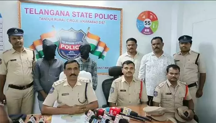 Crime : మద్యం కోసం తోటి స్నేహితుడిని హత్య చేసిన స్నేహితులు.. Crime : మద్యం కోసం తోటి స్నేహితుడిని హత్య చేసిన స్నేహితులు..