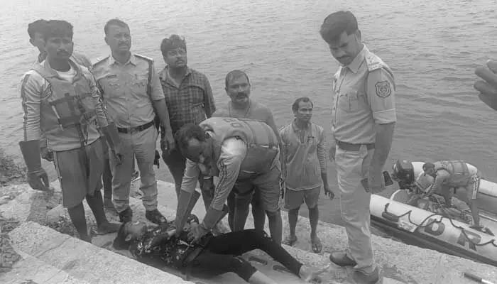 ఆర్థిక ఇబ్బందుల వల్లే పిల్లలతో సహా ఆత్మహత్యకు పాల్పడ్డ మంగ ఆర్థిక ఇబ్బందుల వల్లే పిల్లలతో సహా ఆత్మహత్యకు పాల్పడ్డ మంగ