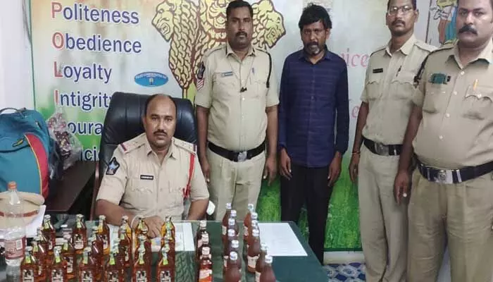 అక్రమ మద్యం పట్టివేత అక్రమ మద్యం పట్టివేత