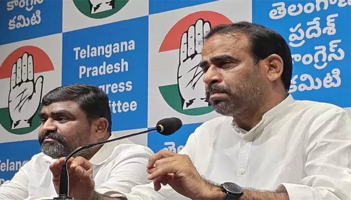 హరీష్ రావు కు పిచ్చిపట్టింది, ఎర్రగడ్డ లో చేర్పించాలి.. కాంగ్రెస్ నేత హర్షవర్ధన్ రెడ్డి హరీష్ రావు కు పిచ్చిపట్టింది, ఎర్రగడ్డ లో చేర్పించాలి.. కాంగ్రెస్ నేత హర్షవర్ధన్ రెడ్డి