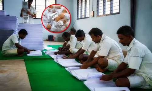 వరద బాధితులకు చేయూతగా  రాజమండ్రి సెంట్రల్ జైలు ఖైదీలు