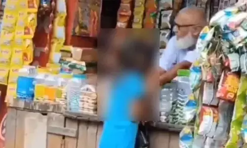 ‘ఛీ.. చిన్న పిల్లని కూడా వదిలిపెట్టరా..?’ చిన్నారిపై 70 ఏళ్ల వృద్ధుడి లైంగిక వేధింపులు