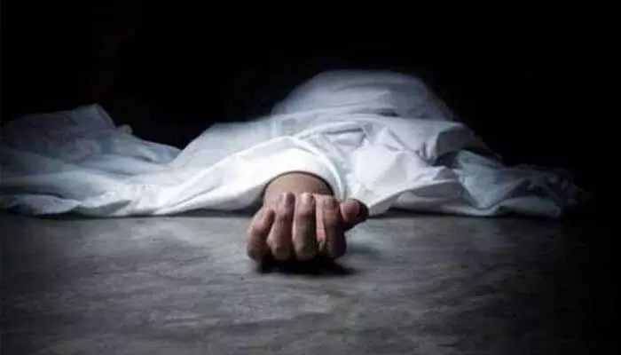 Crime : ఊర చెరువులో గుర్తు తెలియని మహిళ శవం…హత్య..ఆత్మహత్య..? Crime : ఊర చెరువులో గుర్తు తెలియని మహిళ శవం…హత్య..ఆత్మహత్య..?