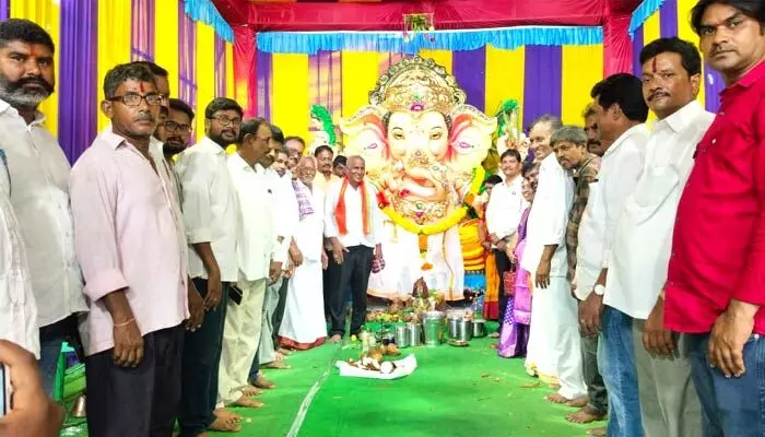 పండుగలు ఐక్యమత్యానికి వేదికగా నిలవాలి పండుగలు ఐక్యమత్యానికి వేదికగా నిలవాలి