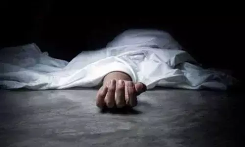 Crime : ఊర చెరువులో గుర్తు తెలియని మహిళ శవం…హత్య..ఆత్మహత్య..?