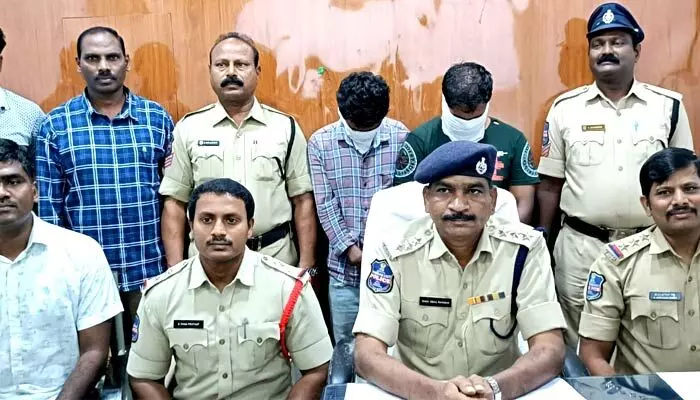 భారీగా గంజాయి స్వాధీనం భారీగా గంజాయి స్వాధీనం