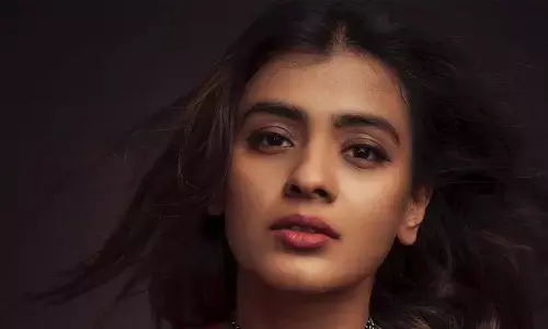Hebah Patel : శారీలోనూ సెగలు పుట్టిస్తున్న హెబ్బా పటేల్