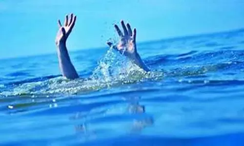 Crime : చెరువులో పడి ఇద్దరు చిన్నారులు మృతి