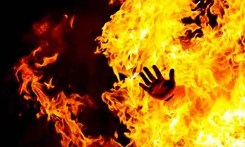 బేగంపేట్‌లో దారుణం.. పీఎస్‌ ఆవరణలో వ్యక్తి ఆత్మహత్యాయత్నం