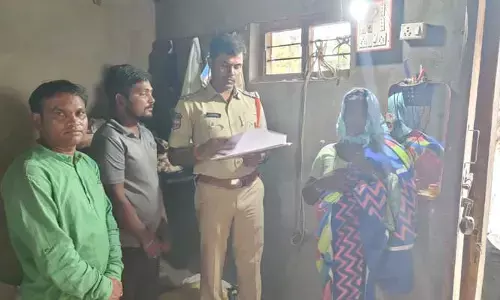 వెయ్యి రూపాయల కోసం మహిళకు ఉరి..