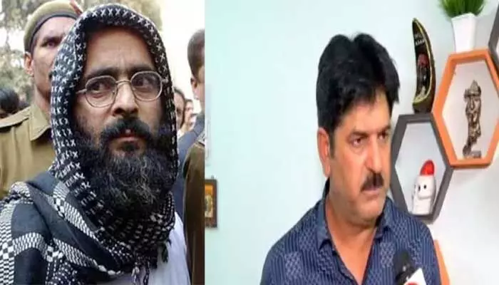 జమ్మూకాశ్మీర్ ఎన్నికల బరిలోకి.. అఫ్జల్ గురు సోదరుడు! జమ్మూకాశ్మీర్ ఎన్నికల బరిలోకి.. అఫ్జల్ గురు సోదరుడు!