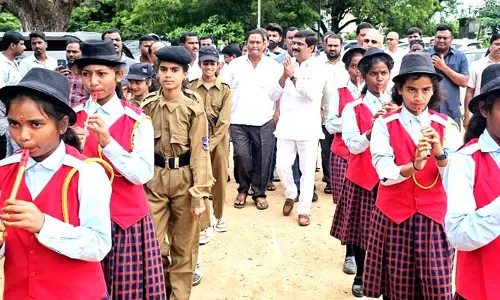 క్రీడల్లో రాణిస్తే అనేక అవకాశాలు వస్తాయి