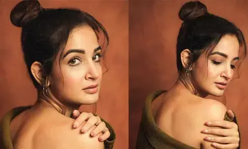 Shubhi Joshi looks cool