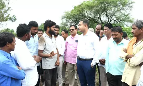 నష్టపోయిన రైతులకు ఎకరానికి రూ.10 వేలు