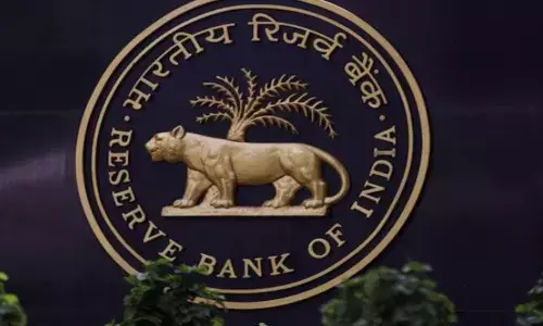 RBI: యాక్సిస్‌, హెచ్‌డీఎఫ్‌సీ బ్యాంకులపై భారీ జరిమానా విధించిన ఆర్‌బీఐ