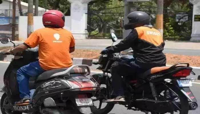 Gig Workers: గిగ్ వర్కర్ల కోసం కేంద్రం త్వరలో కొత్త పథకం Gig Workers: గిగ్ వర్కర్ల కోసం కేంద్రం త్వరలో కొత్త పథకం