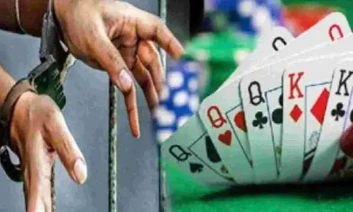 పేకాట స్థావరం పై పోలీసుల దాడి.. భారీ మొత్తంలో నగదు స్వాధీనం..