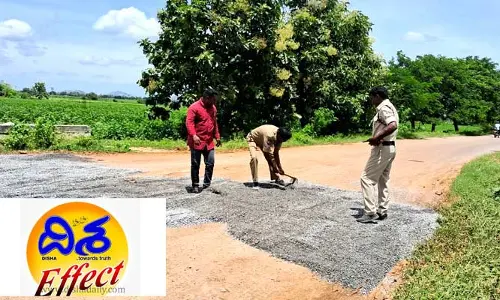 దిశ ఎఫెక్ట్... గుంతను పూడ్చిన పోలీసులు