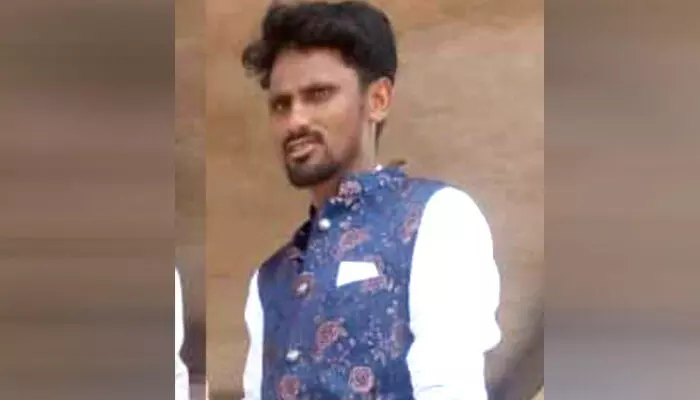 వేధింపులు తట్టుకోలేక యువకుడు బలవన్మరణం వేధింపులు తట్టుకోలేక యువకుడు బలవన్మరణం
