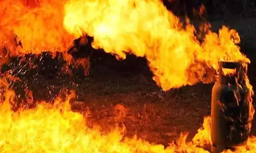 Cylinder Blast: బాలికల హాస్టల్‌లో పేలిన సిలిండర్.. ఇద్దరు మృతి, ముగ్గురికి తీవ్ర గాయాలు