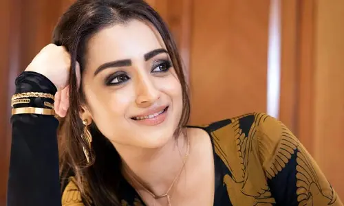 తనతో తానే పోటీ పడుతున్న హీరోయిన్..