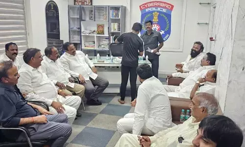 అరికెపూడి గాంధీకి పలువురు ఎమ్మెల్యేల పరామర్శ