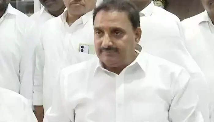 Arekapudi Gandhi: ప్రజల మధ్య విద్వేషాలను రెచ్చగొడుతుండు: ఎమ్మెల్యే అరెకపూడి ఘాటు వ్యాఖ్యలు Arekapudi Gandhi: ప్రజల మధ్య విద్వేషాలను రెచ్చగొడుతుండు: ఎమ్మెల్యే అరెకపూడి ఘాటు వ్యాఖ్యలు