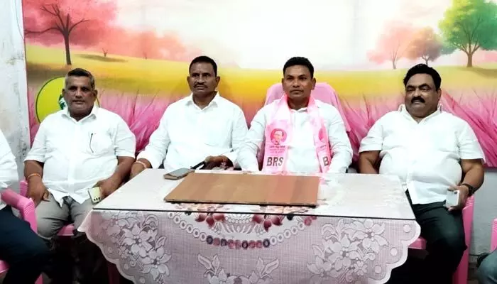 నేతల మధ్య మాటల యుద్ధం నేతల మధ్య మాటల యుద్ధం