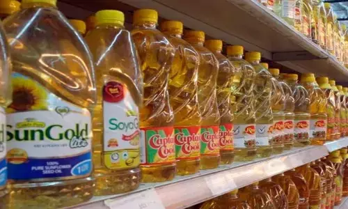 Edible Oil: వంటనూనెలపై దిగుమతి సుంకం పెంచిన కేంద్రం